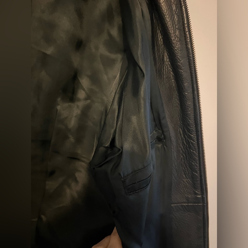Vintage ROOTS Sporting Goods 100% Leather Jacket - Small Unisex - Picture 6 of 12